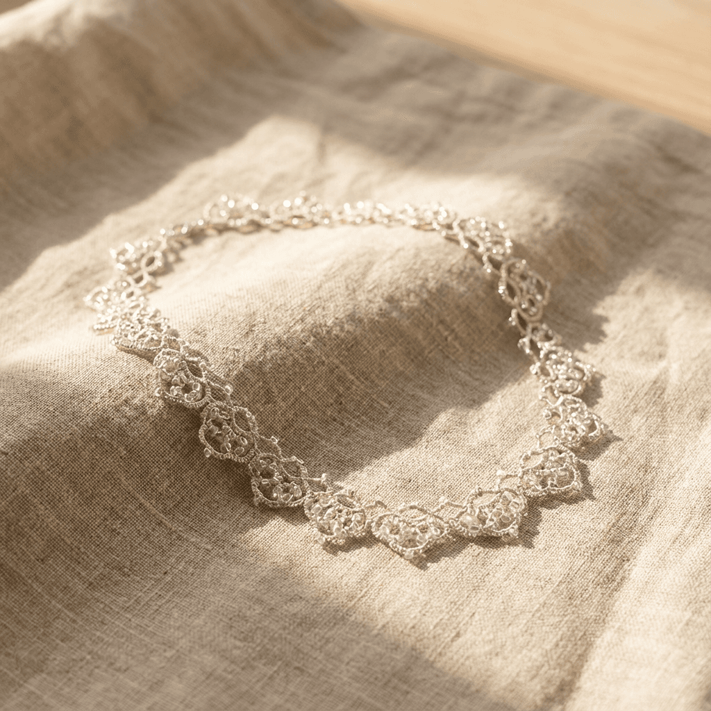 Ажурное колье чокер в технике фриволите - Product shots