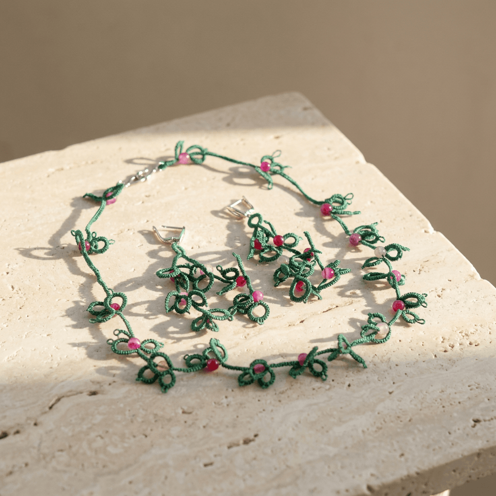 Колье и серьги фриволите Изумрудная лоза - Product shots