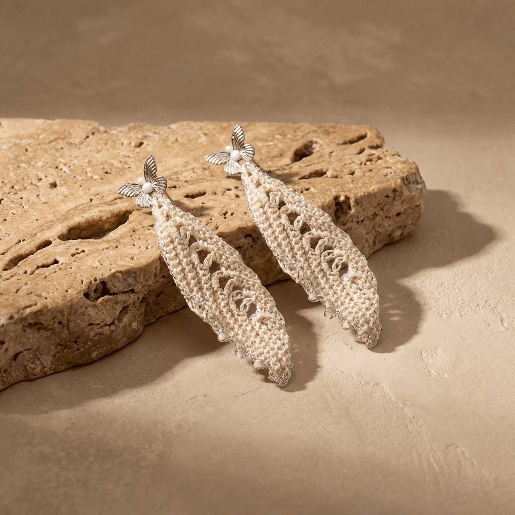 Серьги фриволите «Бежевое перышко» длинные ажурные - Product shots