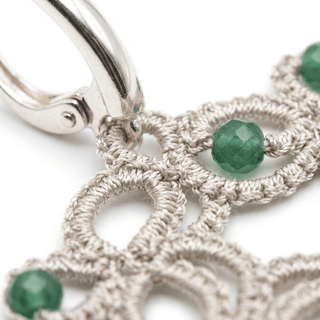 Серьги фриволите ручной работы с бусинами - Champagne and emerald frivolité earrings